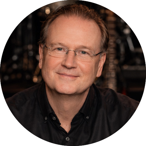 Robert Hallblad: Saxofon, Gitarr, Dragspel och S�ng