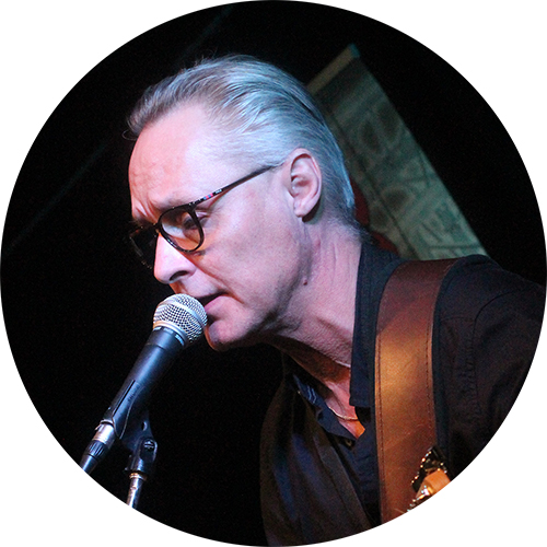Hans - Klaviatur, gitarr & sng